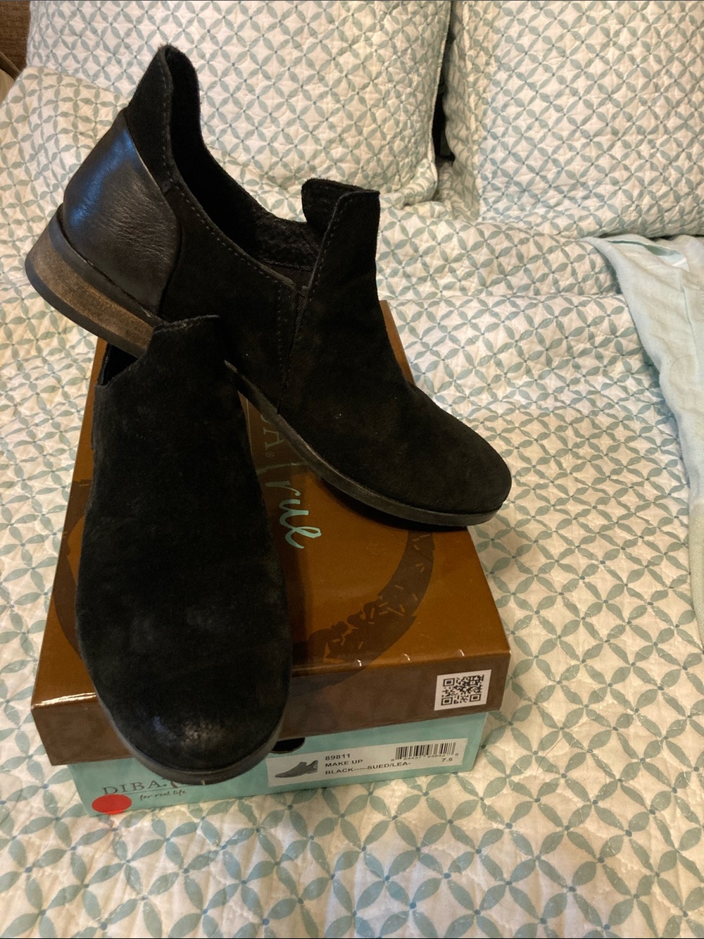 Black Women's Suede Slip-On Flats